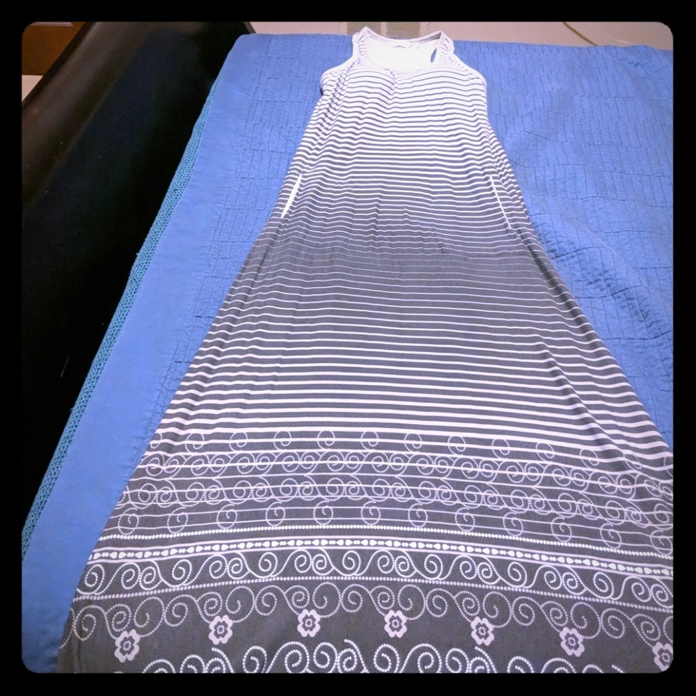 Athleta dress, gray striped/print, size M